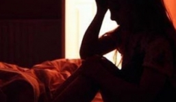 Chia tay, tung cllip nóng quay lén bạn gái lên facebook